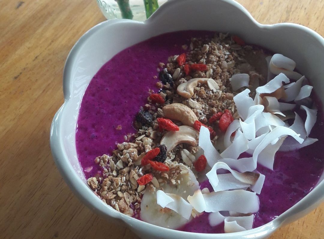 Food smoothie bowl purple dragonfruit e1607980923982